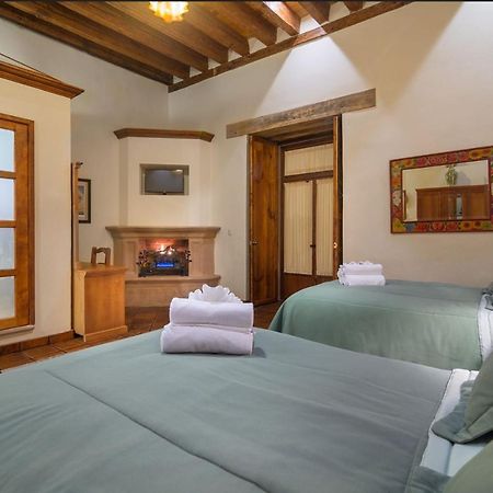 Hotel Casa del Naranjo Patzcuaro Bagian luar foto