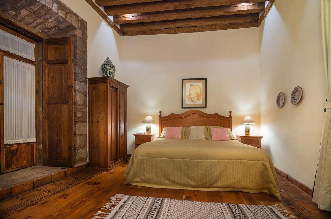 Hotel Casa del Naranjo Patzcuaro Bagian luar foto