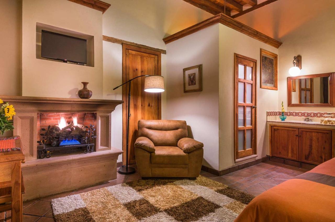 Hotel Casa del Naranjo Patzcuaro Bagian luar foto