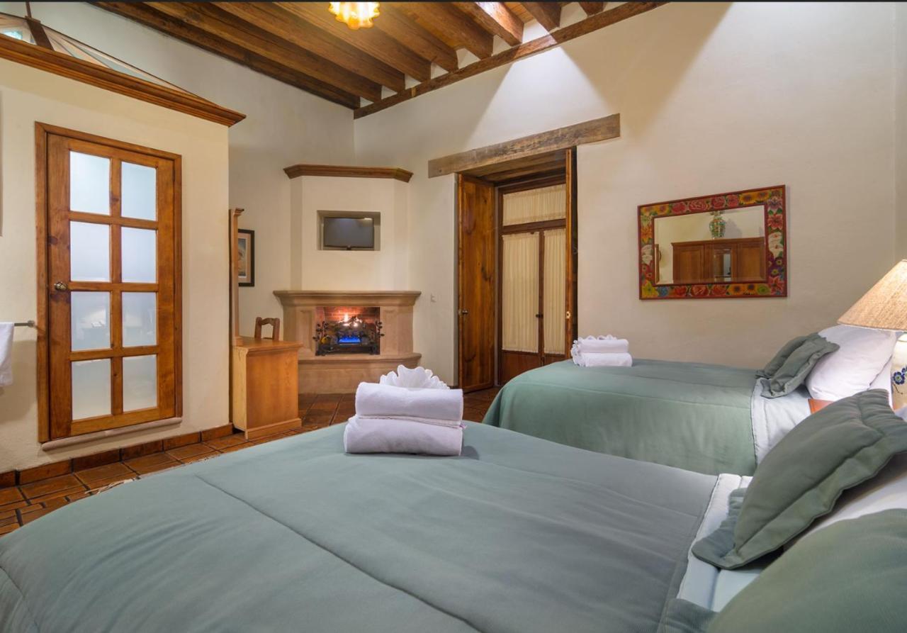 Hotel Casa del Naranjo Patzcuaro Bagian luar foto