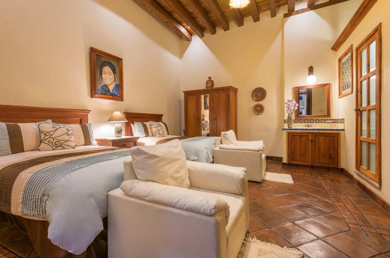 Hotel Casa del Naranjo Patzcuaro Bagian luar foto