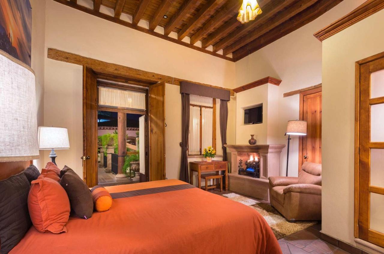 Hotel Casa del Naranjo Patzcuaro Bagian luar foto