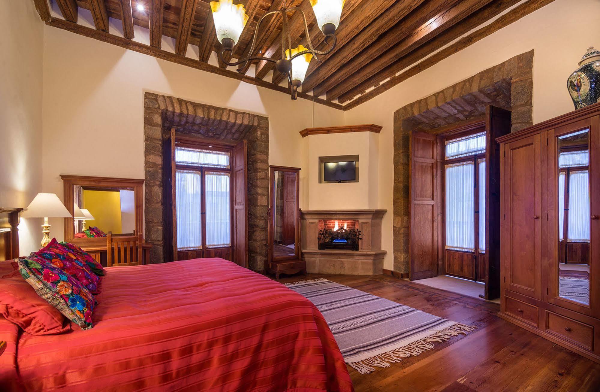 Hotel Casa del Naranjo Patzcuaro Bagian luar foto