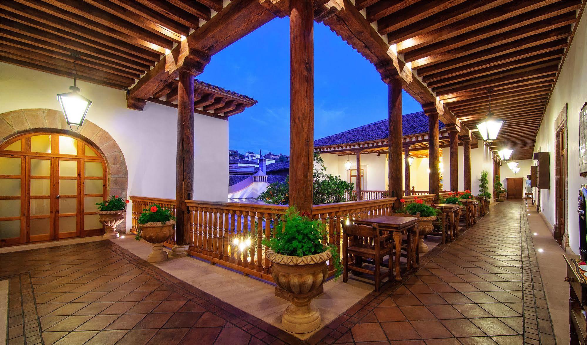 Hotel Casa del Naranjo Patzcuaro Bagian luar foto