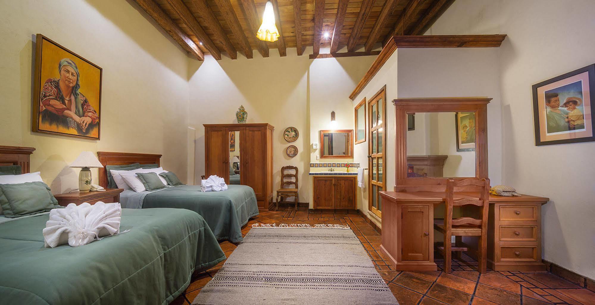 Hotel Casa del Naranjo Patzcuaro Bagian luar foto